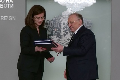 Министър Генчовска: Ще работим за приемственост във външната политика и последователност в действията